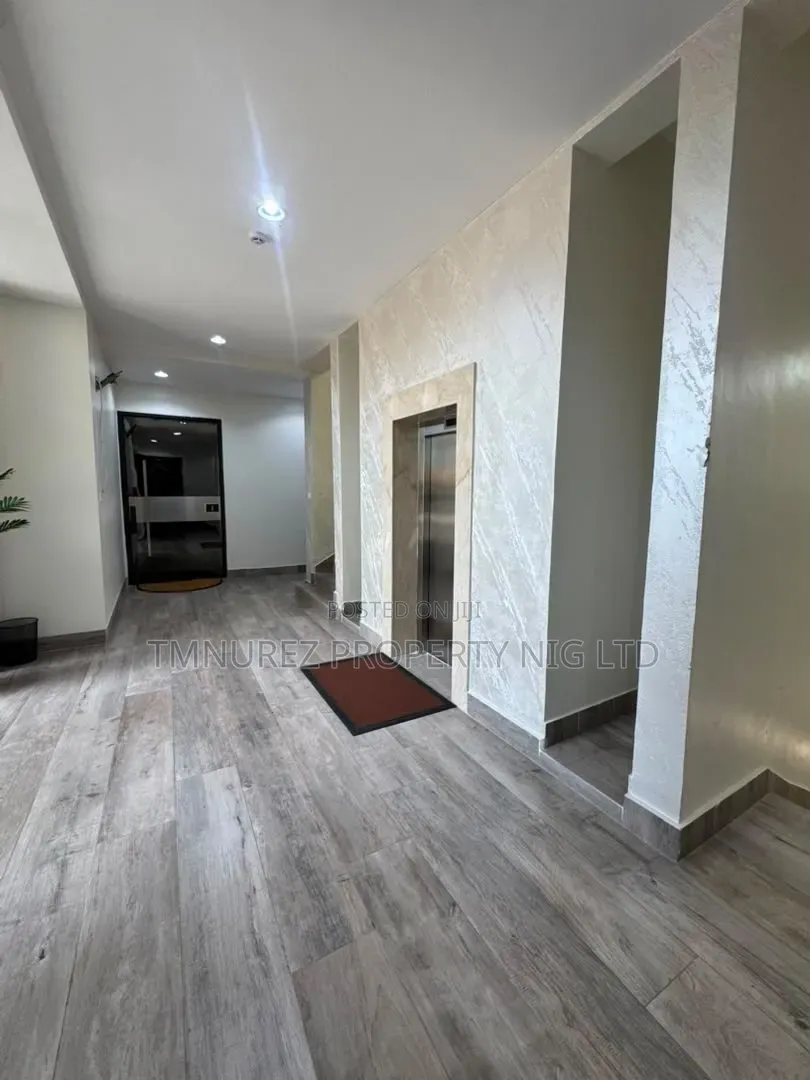 3bdrm Apartment in Lekki Phase 1 for rent