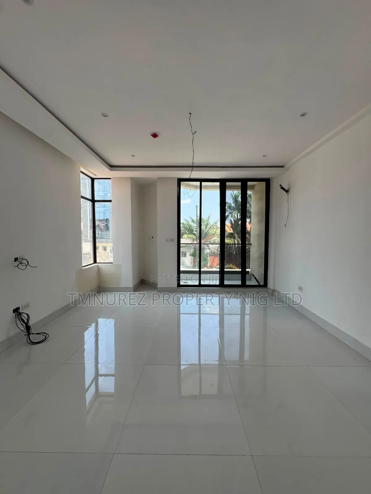 3bdrm Apartment in Lekki Phase 1 for rent