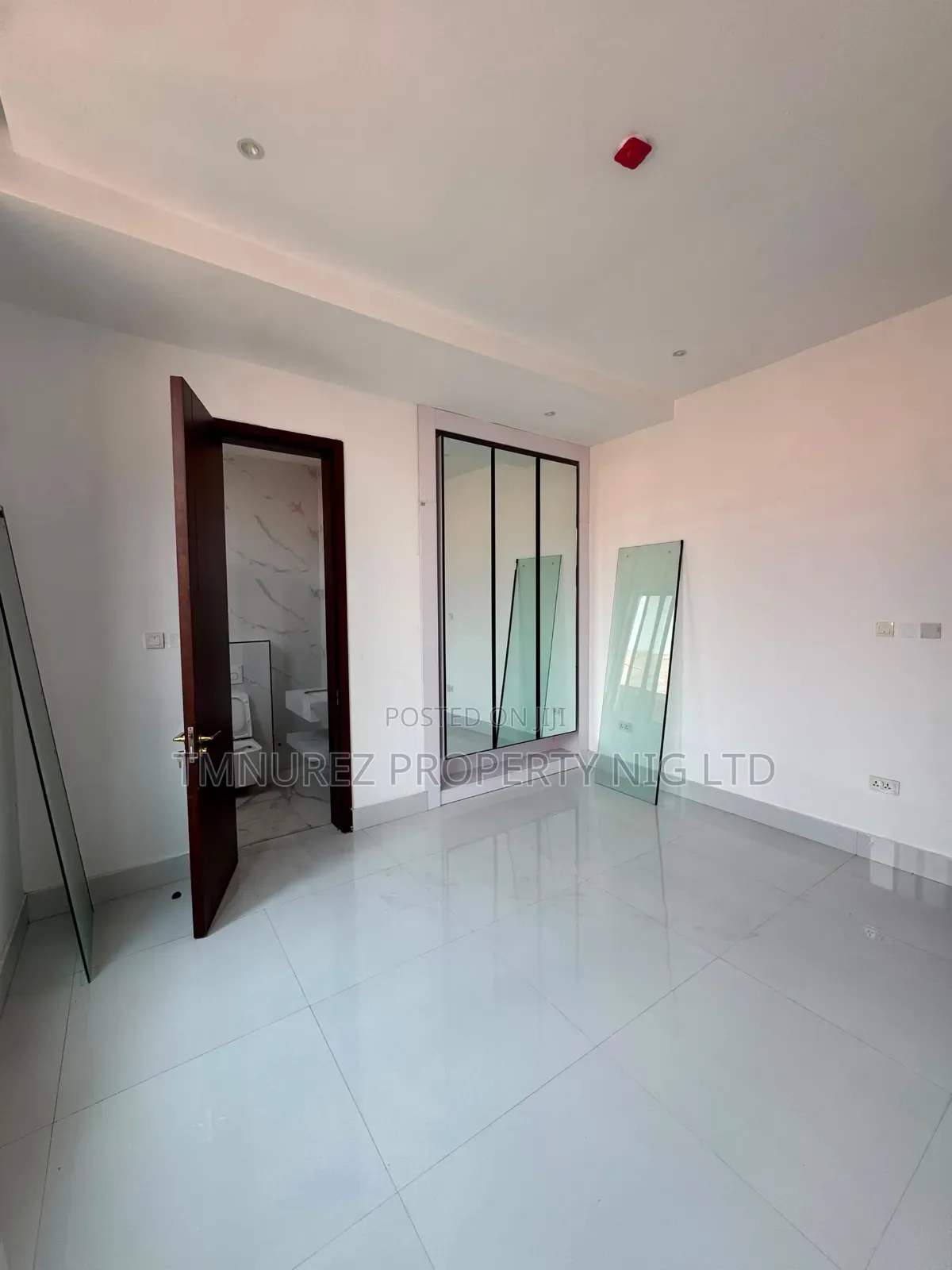 3bdrm Apartment in Lekki Phase 1 for rent