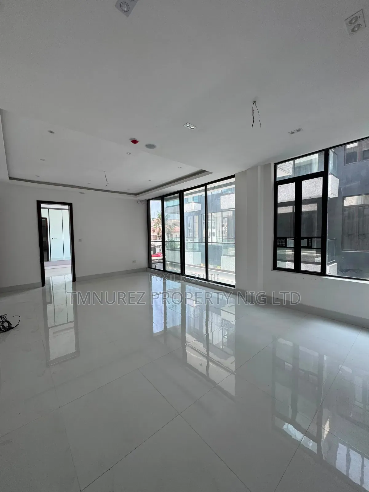 3bdrm Apartment in Lekki Phase 1 for rent