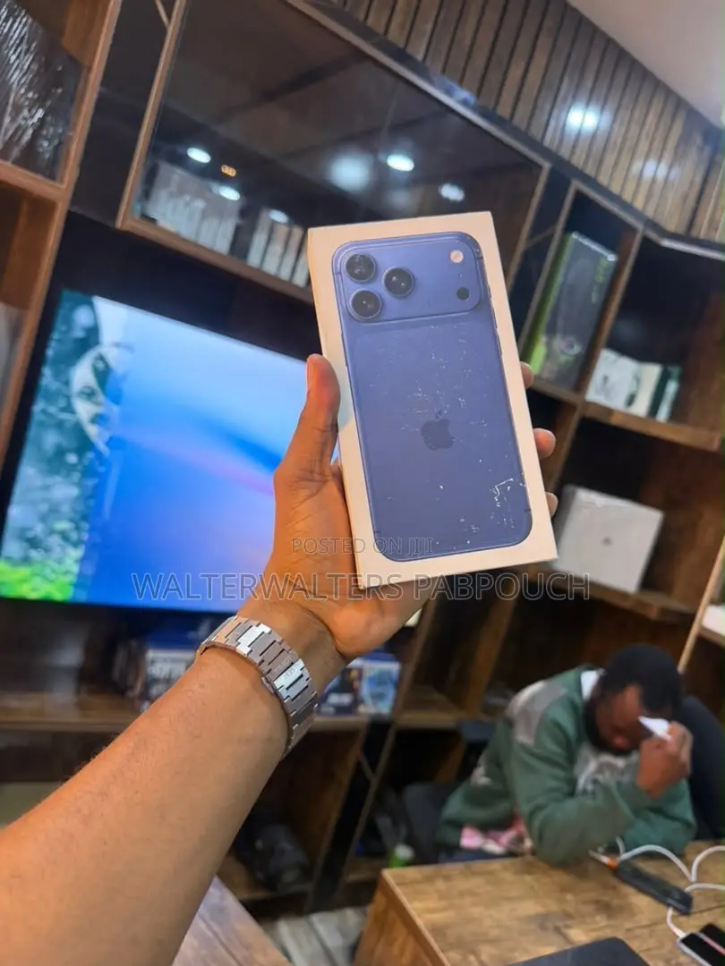 New Apple iPhone 17 Pro Max 256 GB Blue