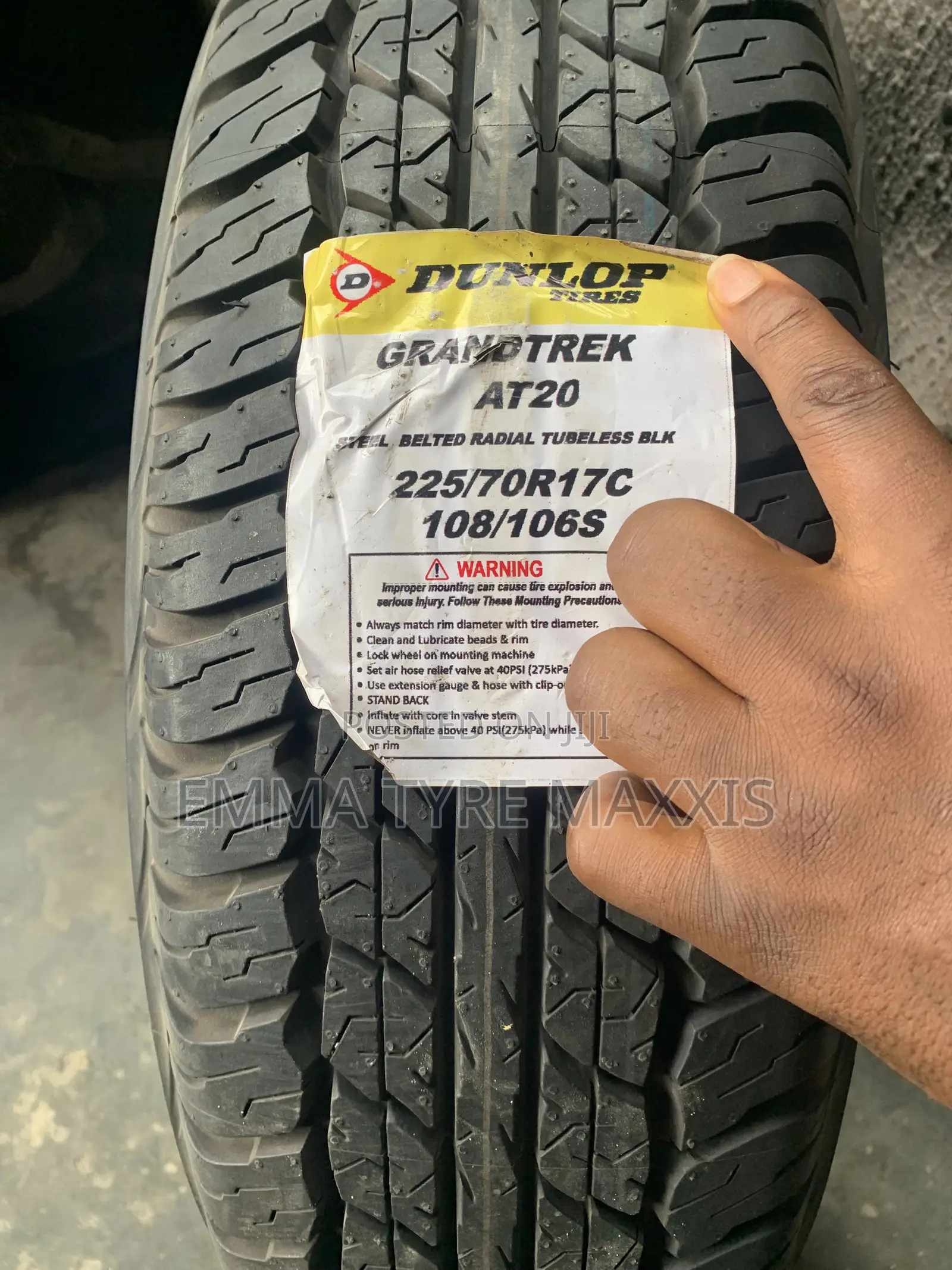 225/70R17c Dunlop Tire
