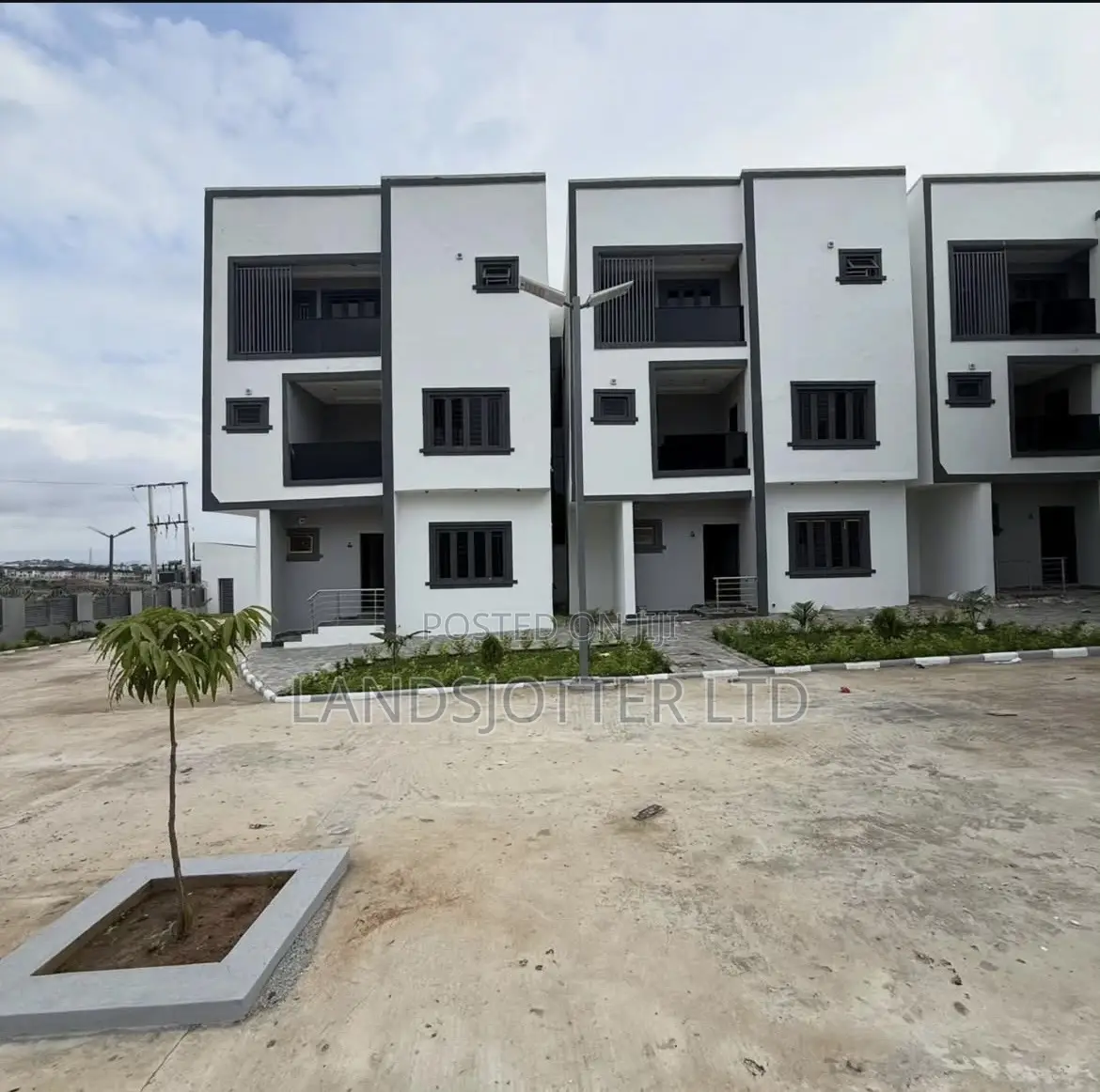 Furnished 4bdrm Duplex in Landsjotter, Life Camp for sale