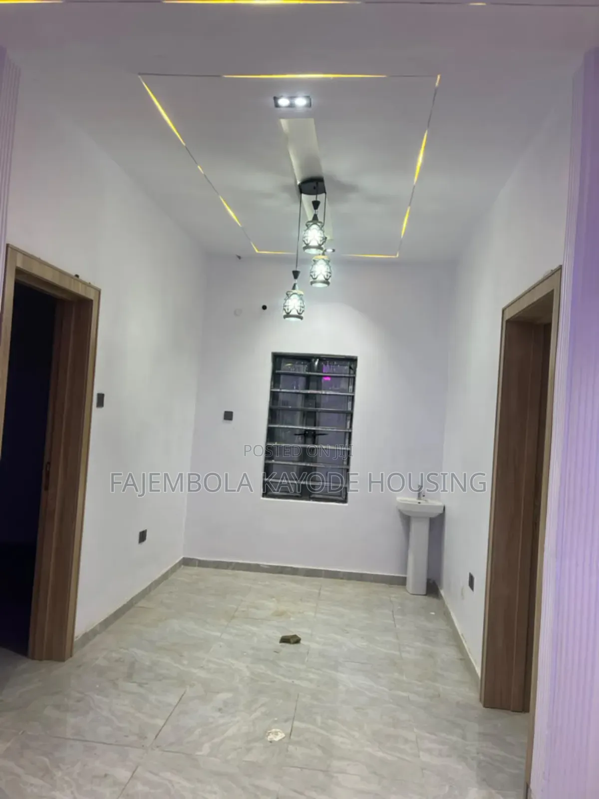 3bdrm Bungalow in Ahoyaya Estate, Jericho for sale