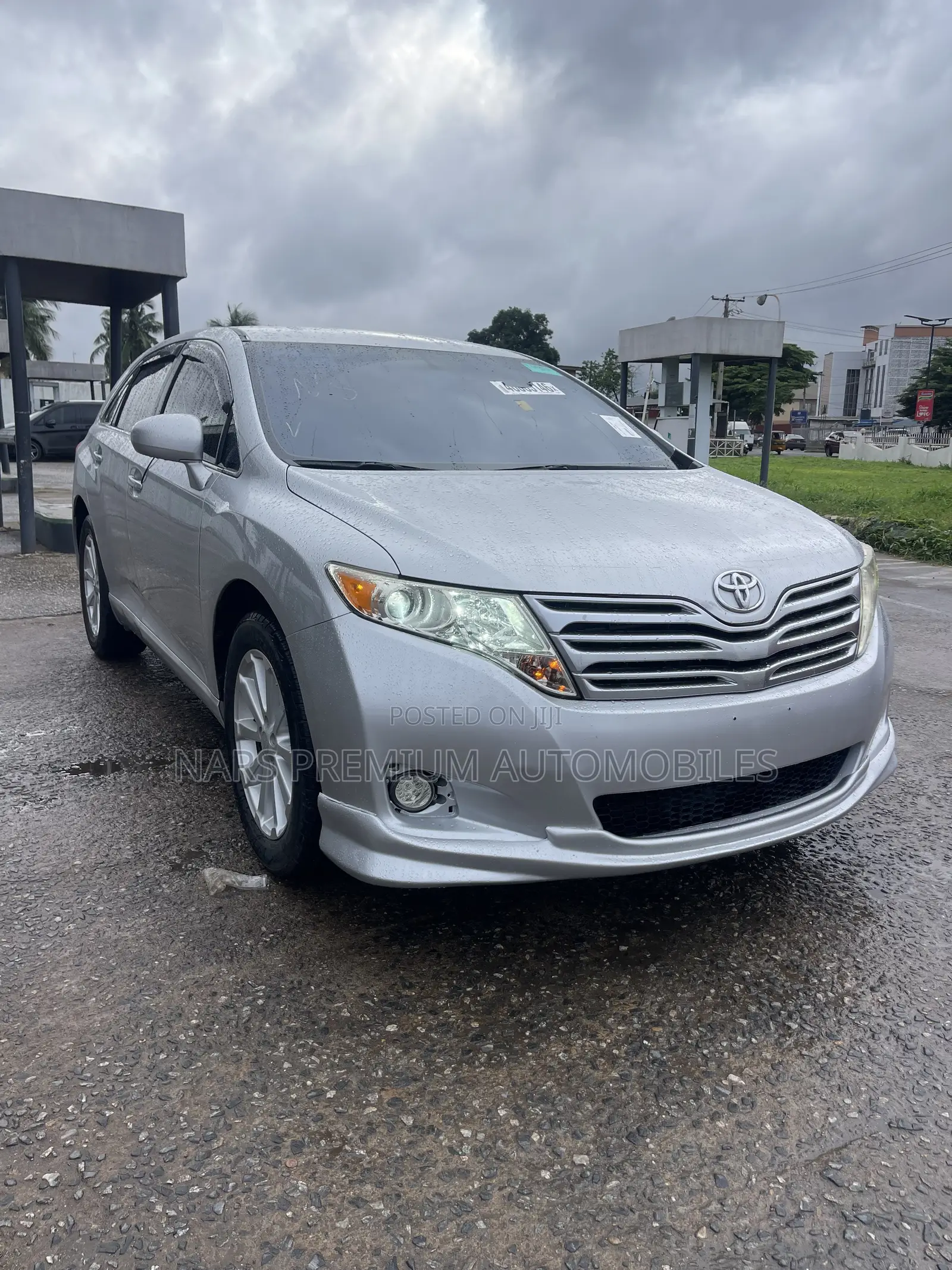 Toyota Venza LE 2010 Silver