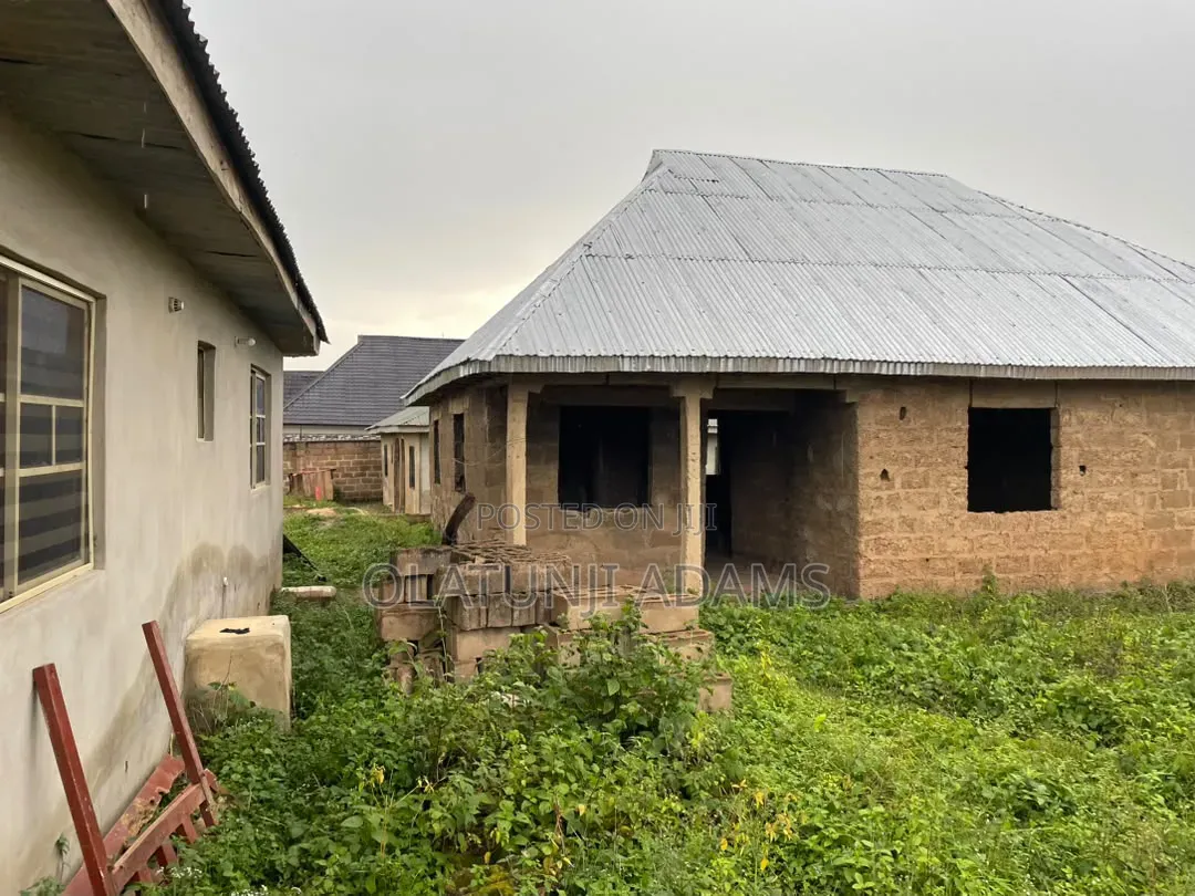 4bdrm Bungalow in Goshen, Osogbo for sale