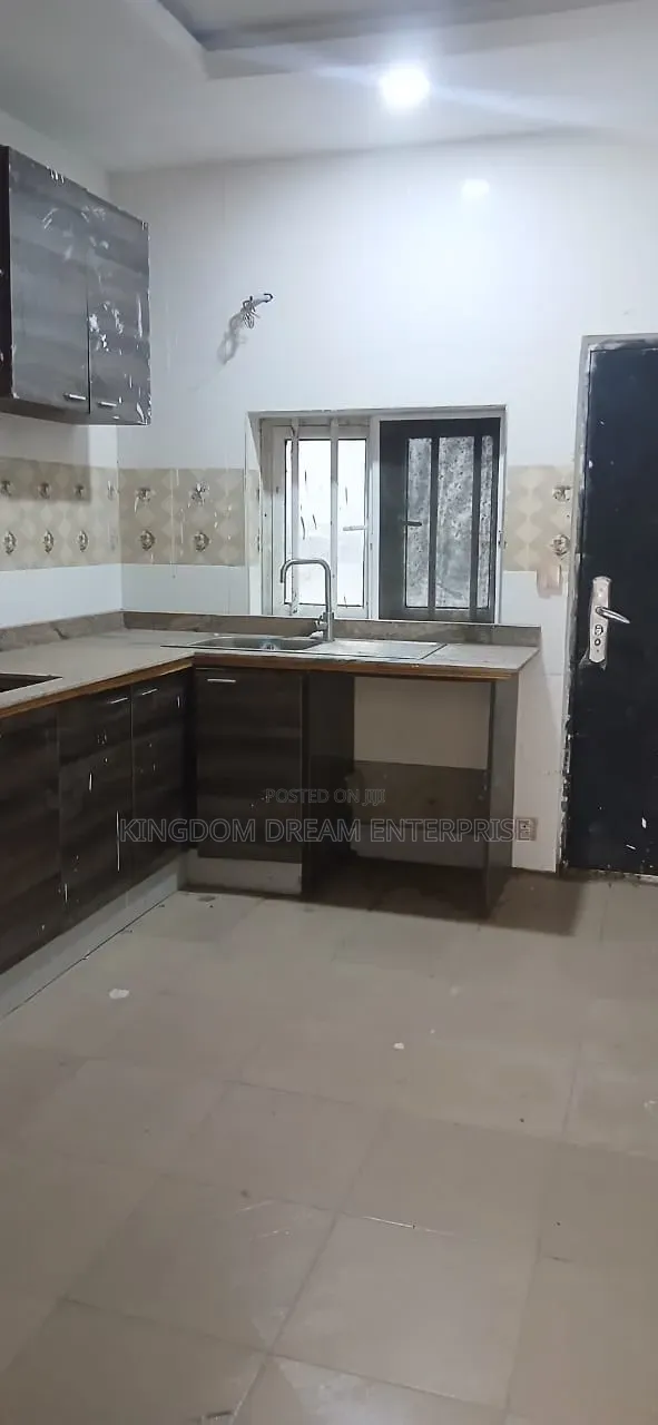 3bdrm Apartment in Osapa Lekki Lagos for rent