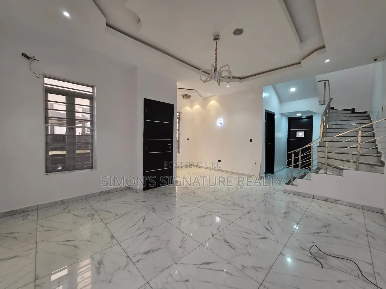 4bdrm Duplex in Chevron for rent