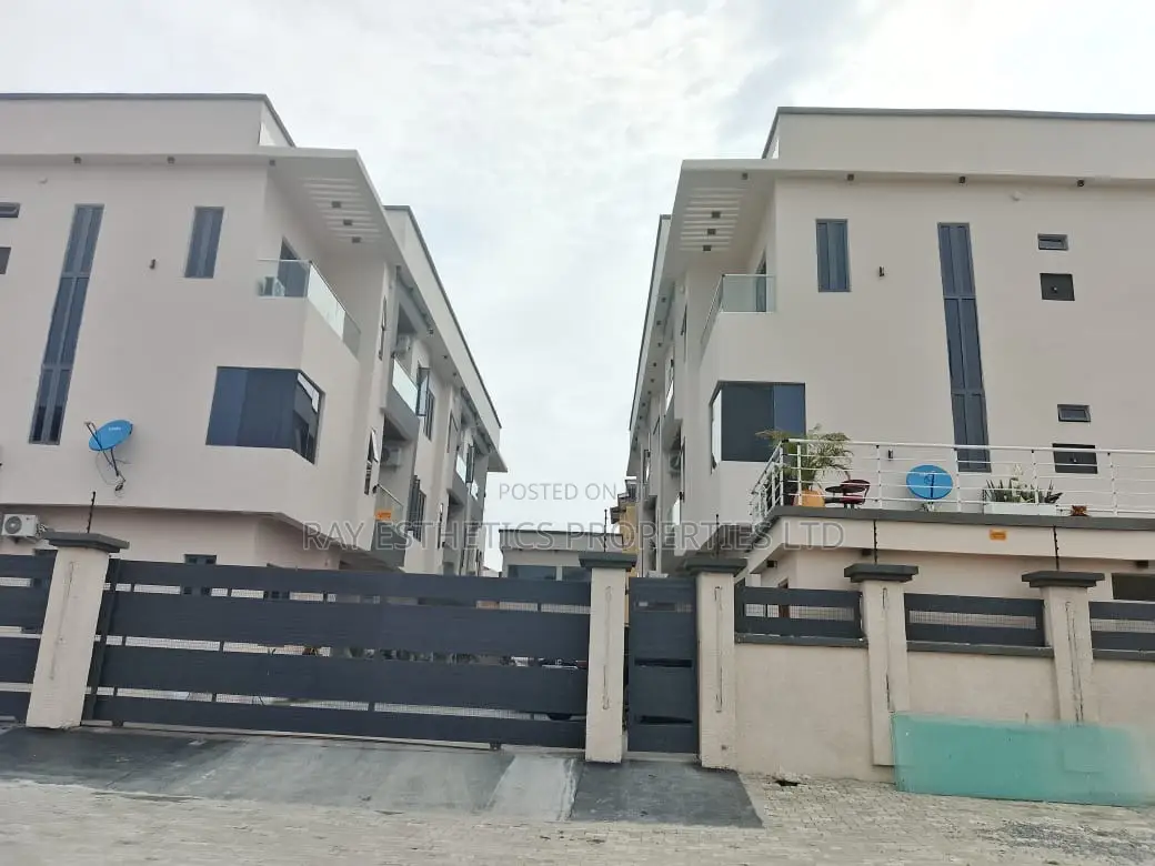 Furnished 2bdrm Block of Flats in Admiralty Homes, Igbo-efon for sale