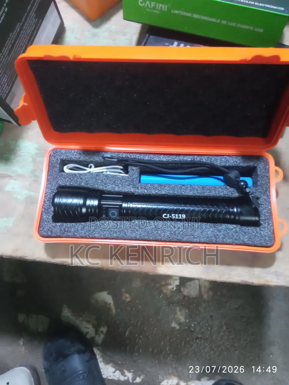 Morelite Zoom and Strobe Torchlight 600 Watts, (Digital) Iron Body