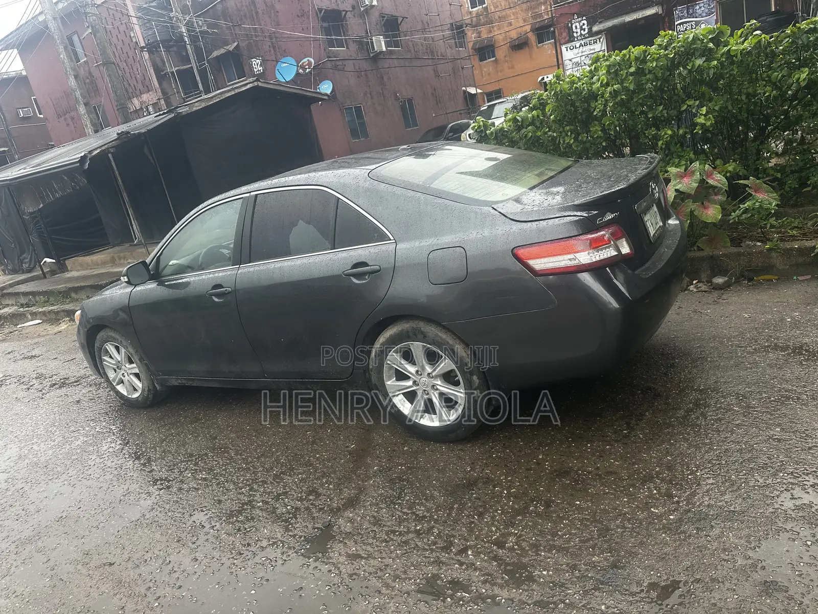 Toyota Camry LE 4dr Sedan (2.5L 4cyl 6AM) 2010 Gray