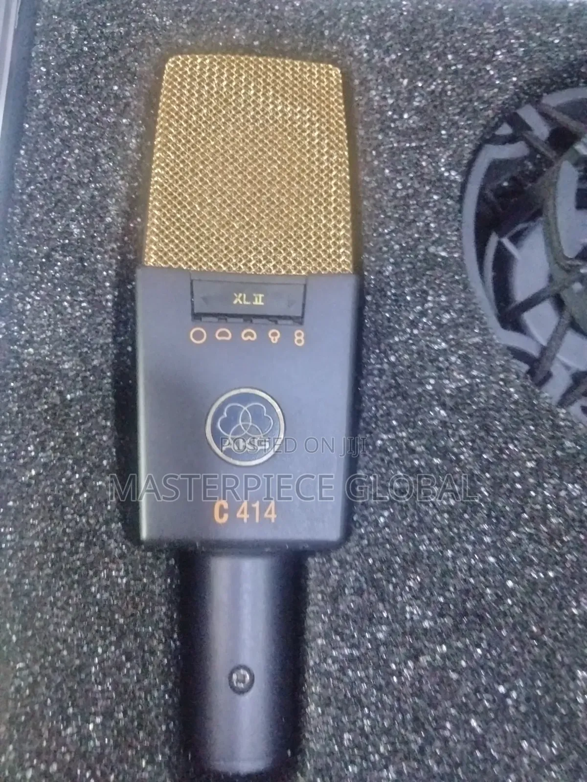 Akg C414 (Open Box)
