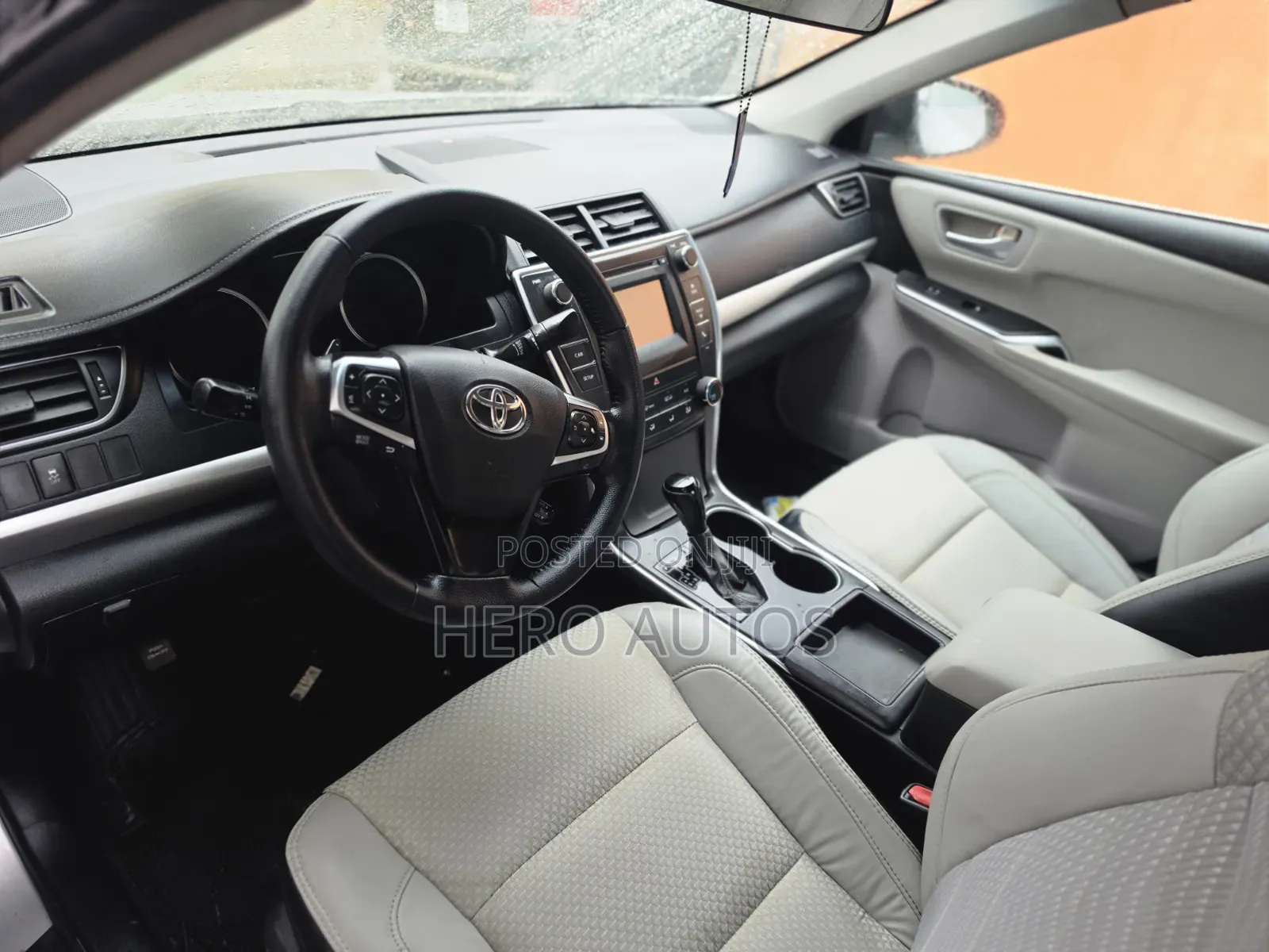Toyota Camry SE 4dr Sedan (2.5L 4cyl 6A) 2015 Silver