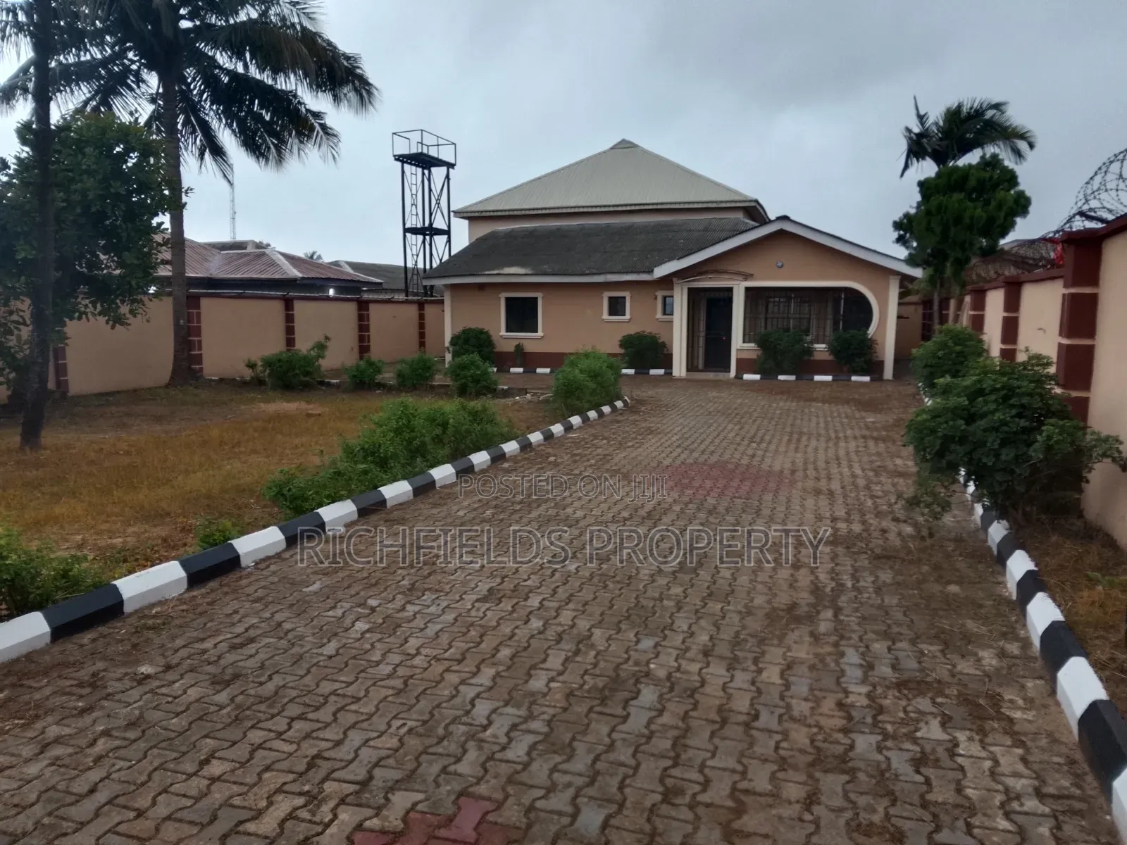 3bdrm Bungalow in Akintonde Road, Obafemi-Owode for rent