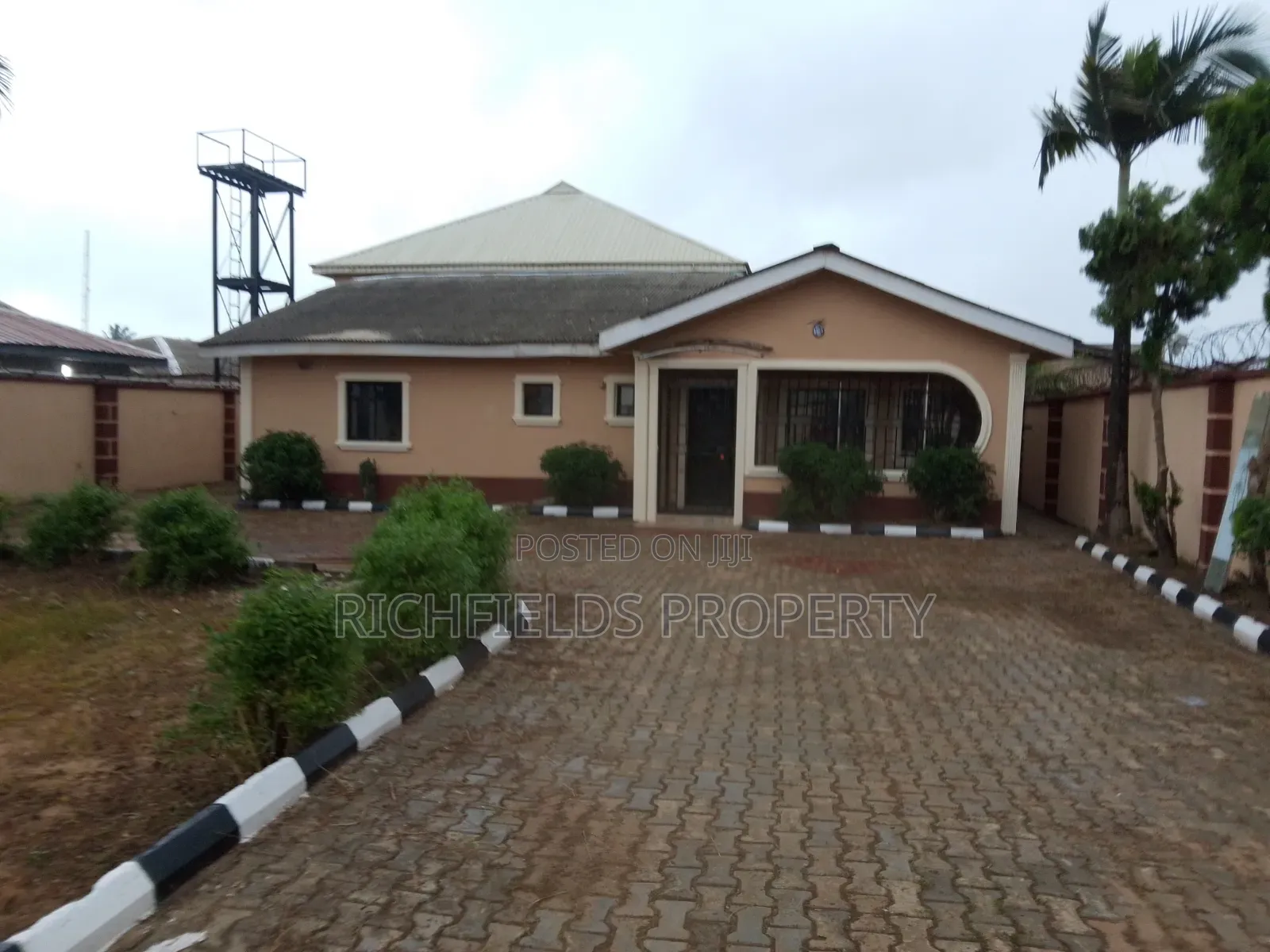 3bdrm Bungalow in Akintonde Road, Obafemi-Owode for rent