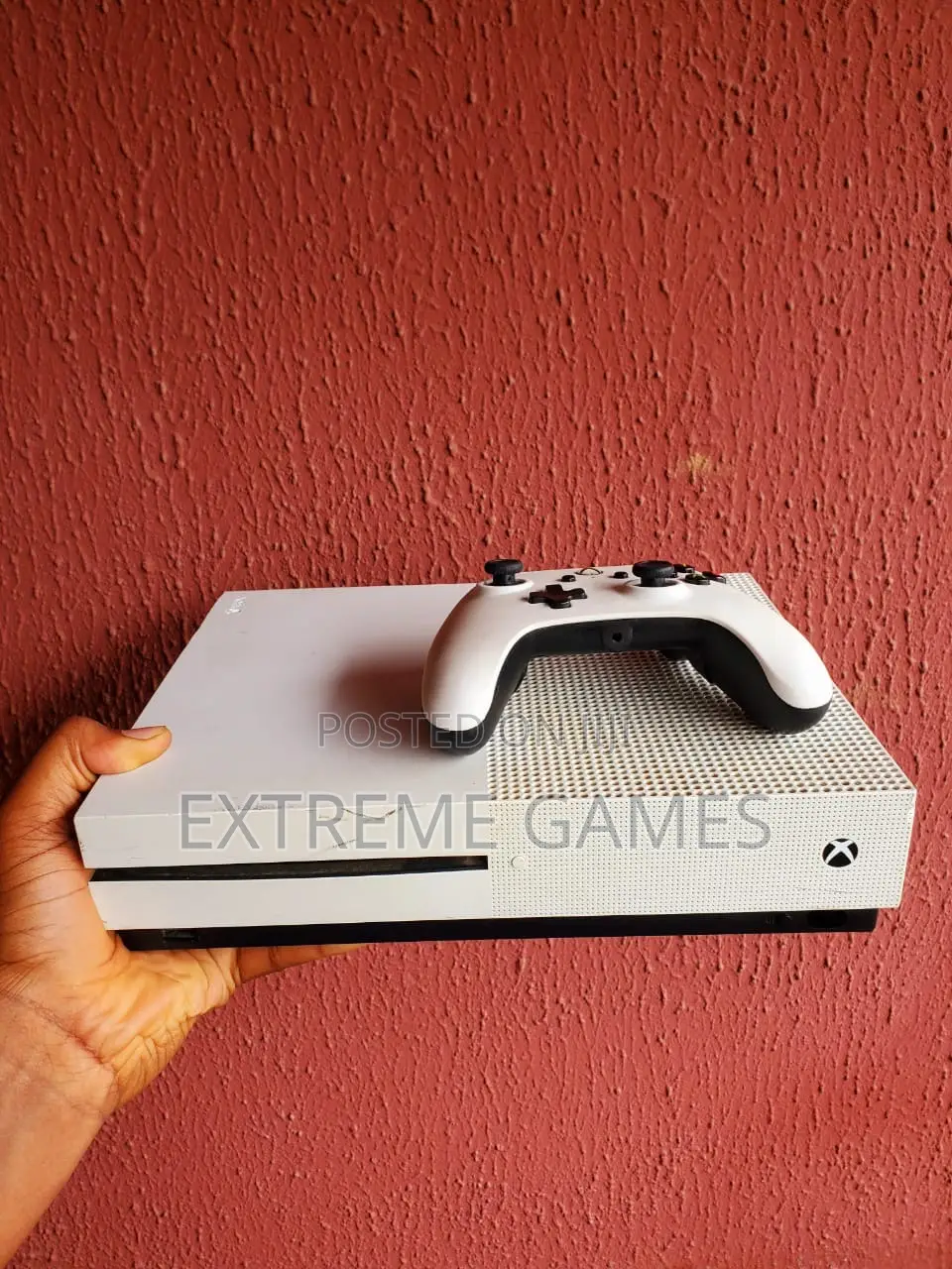 Xbox One S With 9 Offline Games and a Pad
