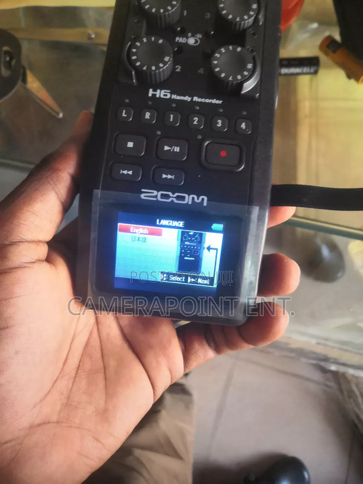 Zoom H6 Voice Recorder.
