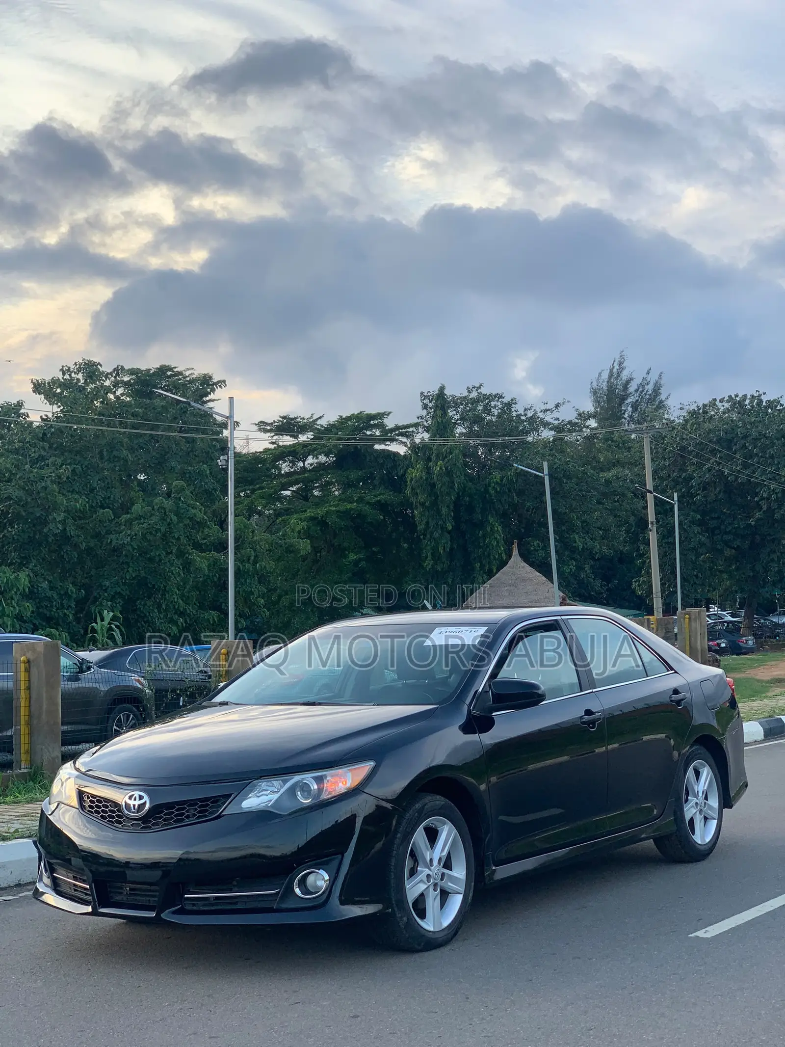 Toyota Camry SE 4dr Sedan (3.5L 6cyl 6A) 2014 Black