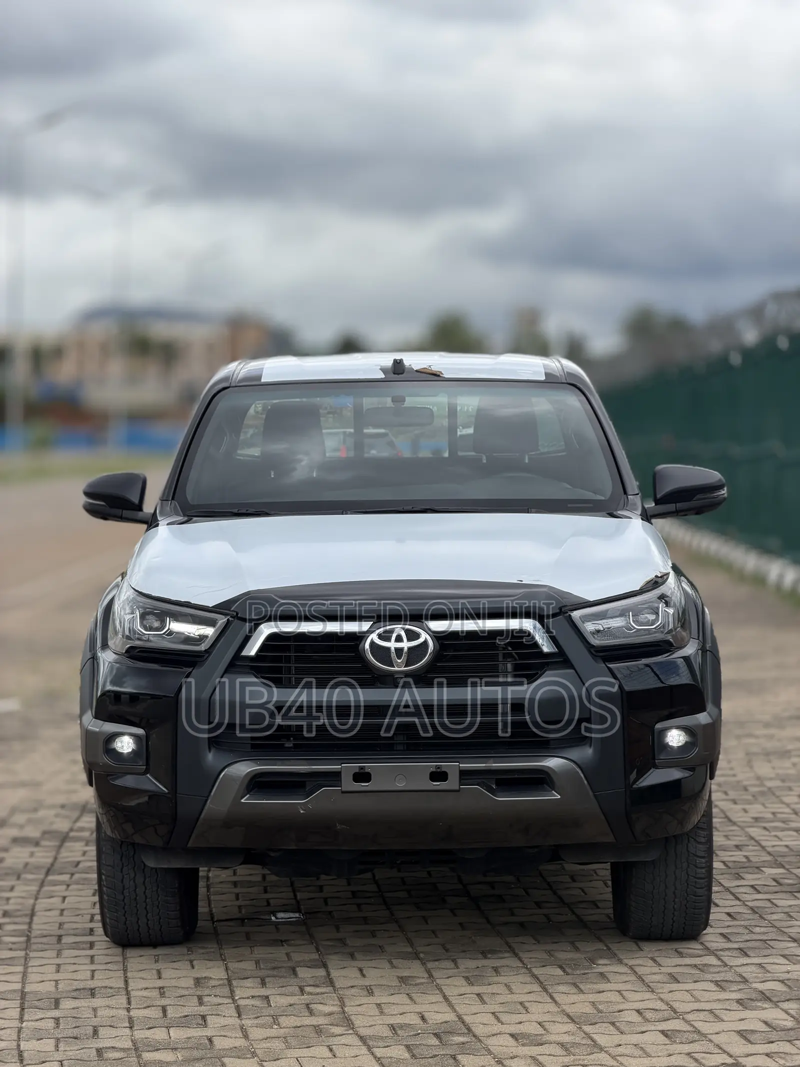 New Toyota Hilux 2025 Black