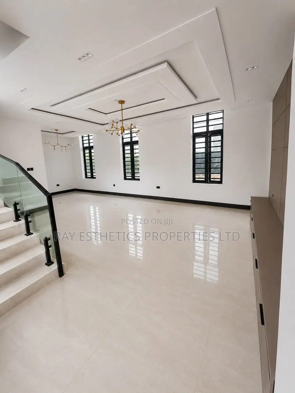 5bdrm Duplex in Lekki Phase 1 for sale