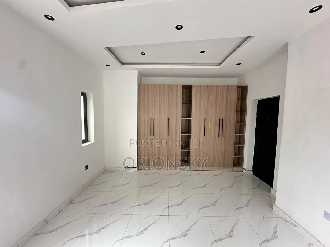 3bdrm Apartment in Ifako-Gbagada for Sale
