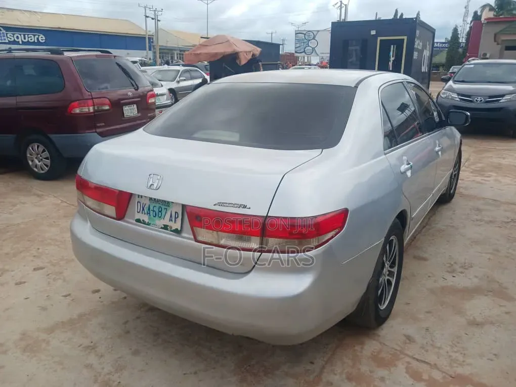 Honda Accord 2006 Silver