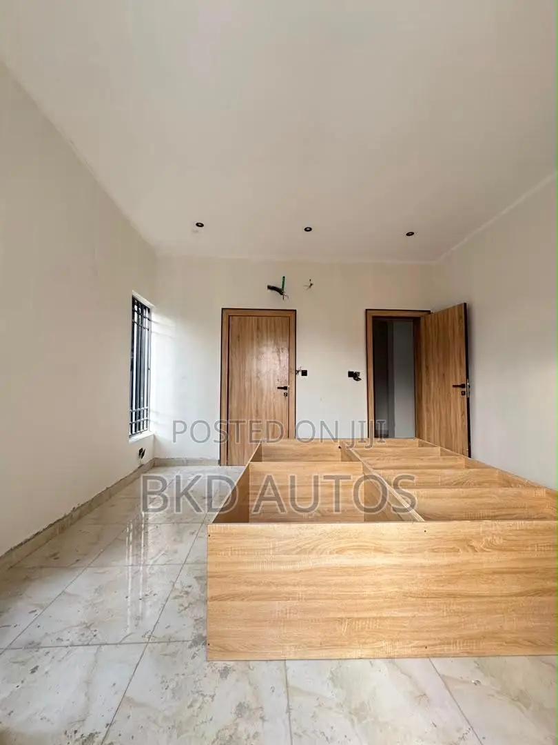 3bdrm Apartment in Opic, Isheri North for sale