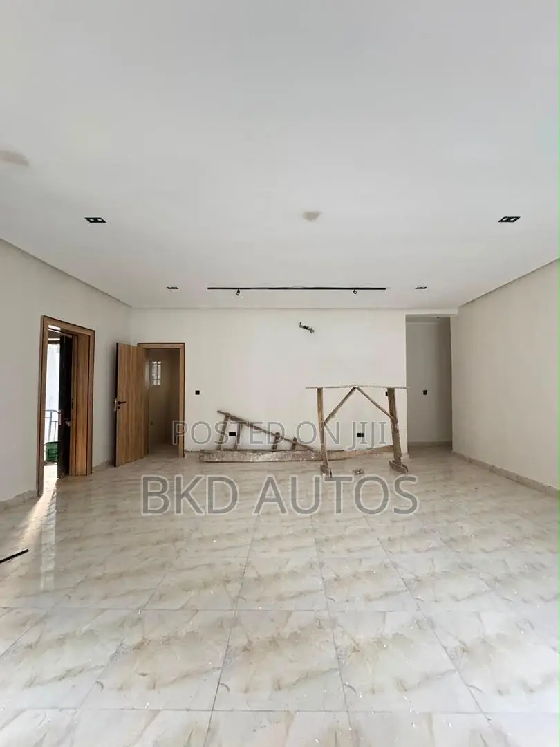 3bdrm Apartment in Opic, Isheri North for sale