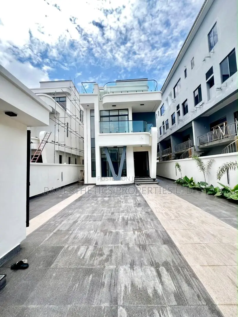 5bdrm Duplex in Belavista Estate, Lekki Phase 1 for sale