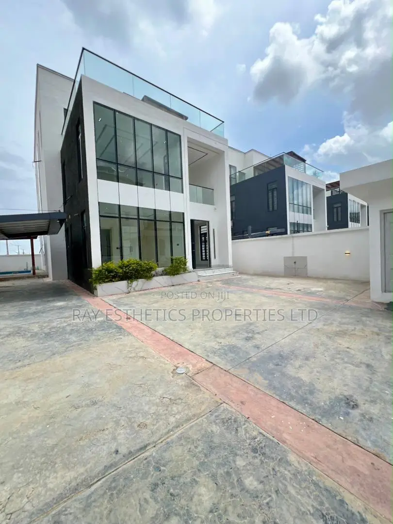 5bdrm Duplex in Lekki Phase 1 for sale