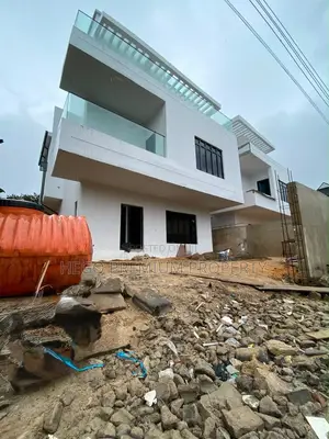 4bdrm Duplex in Woji Estate for sale