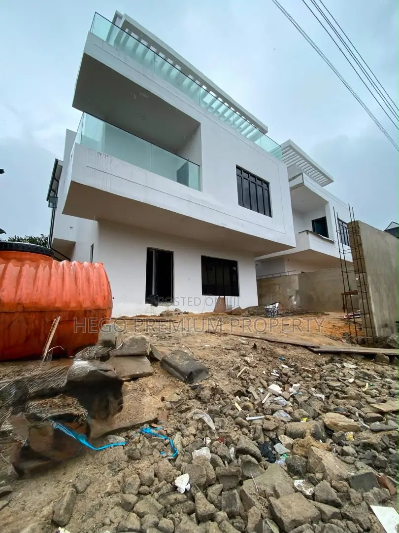 4bdrm Duplex in Woji Estate for sale