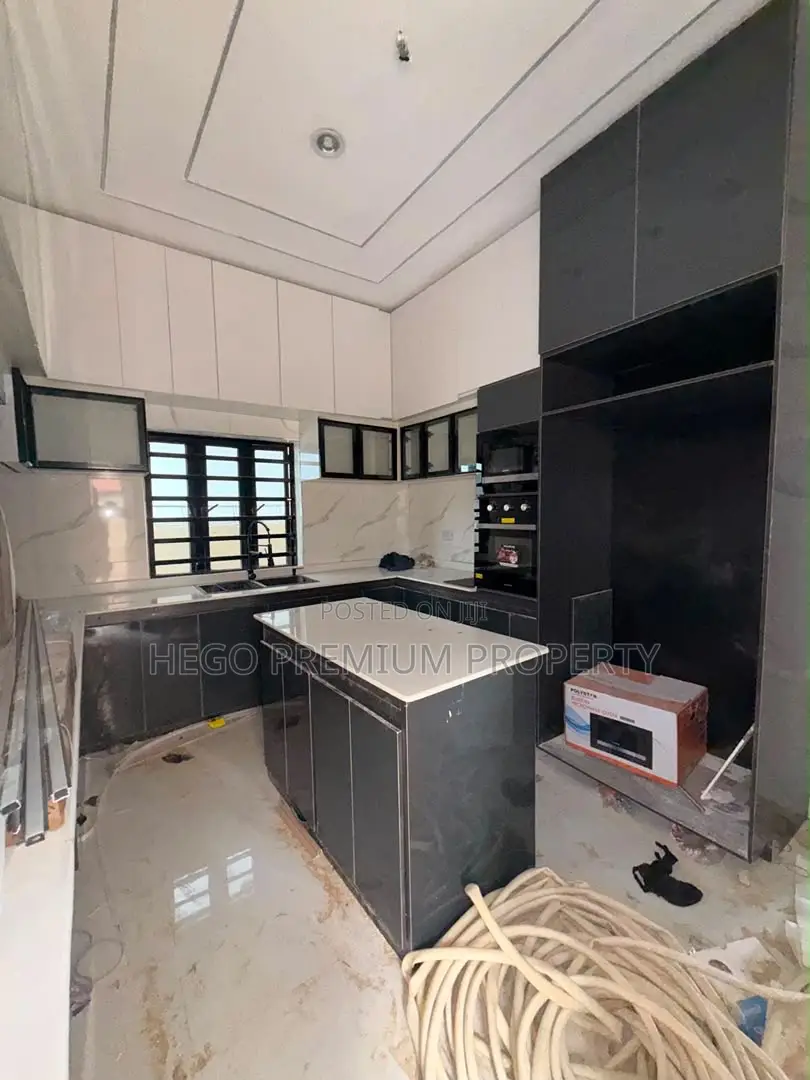 4bdrm Duplex in Woji Estate for sale