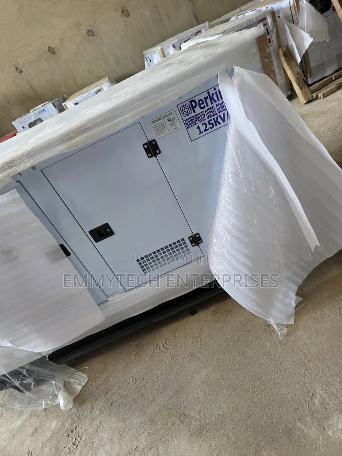 《》Heavy Duty Perkins Diesel Soundproof Gen Sp125kva 2years Wty