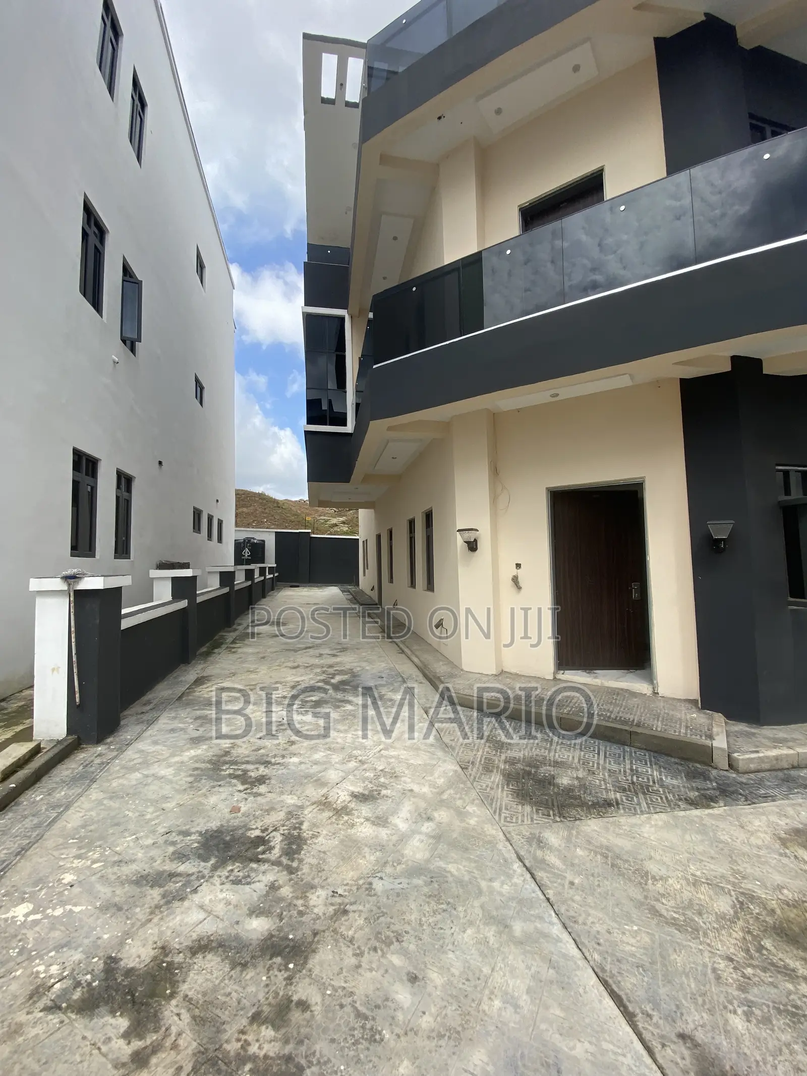 4bdrm Duplex in Guzape Main for sale