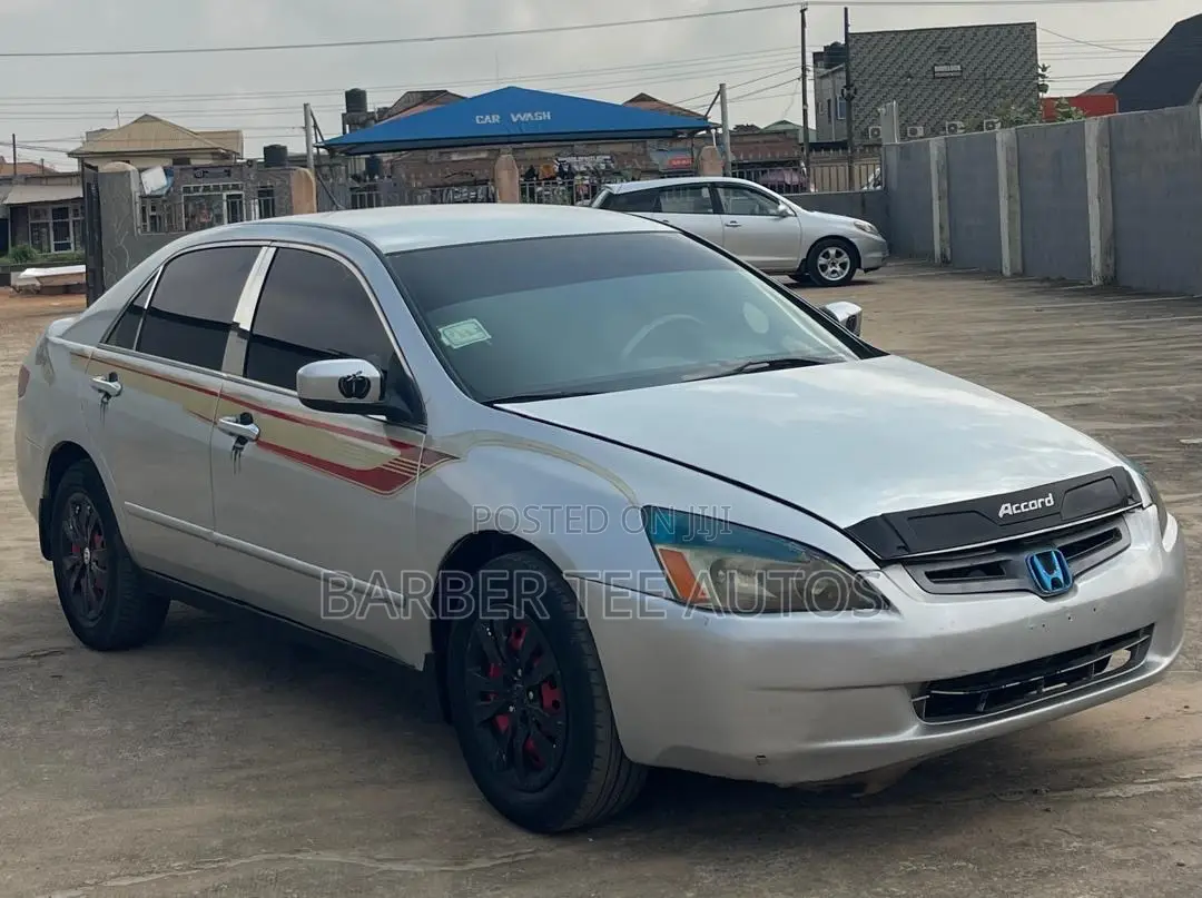Honda Accord 2005 Silver