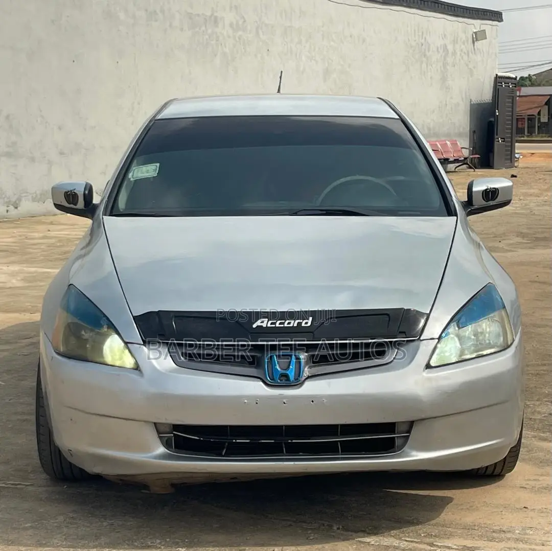 Honda Accord 2005 Silver