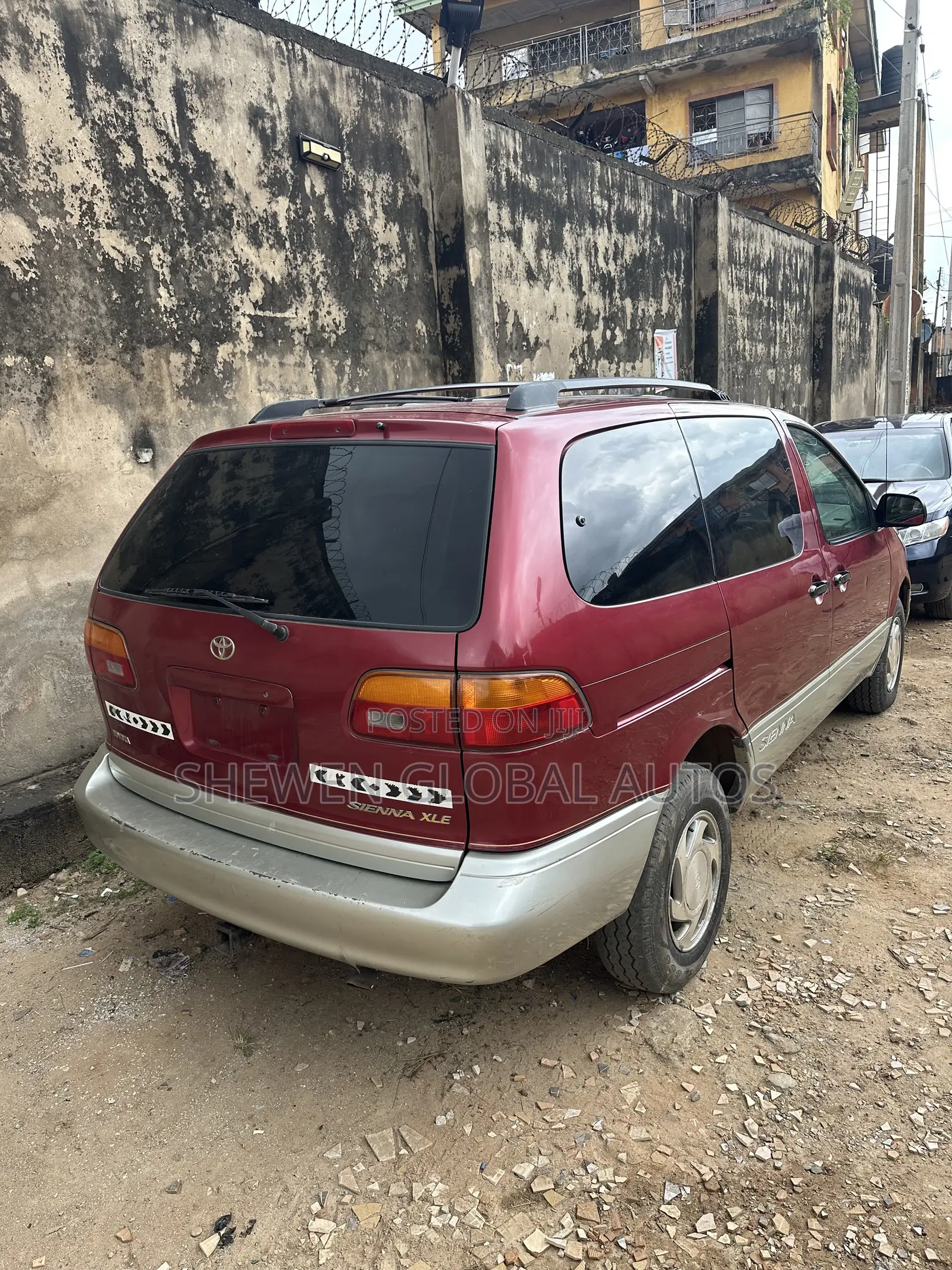 Toyota Sienna XLE 1999 Red