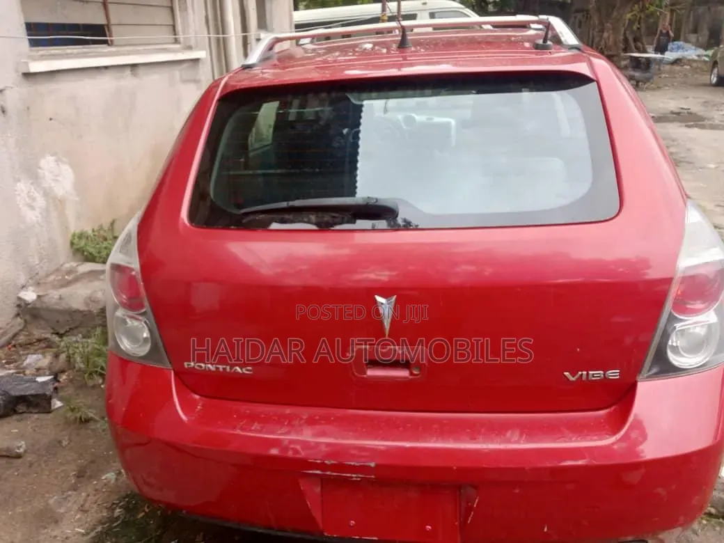 Pontiac Vibe 2010 Maroon