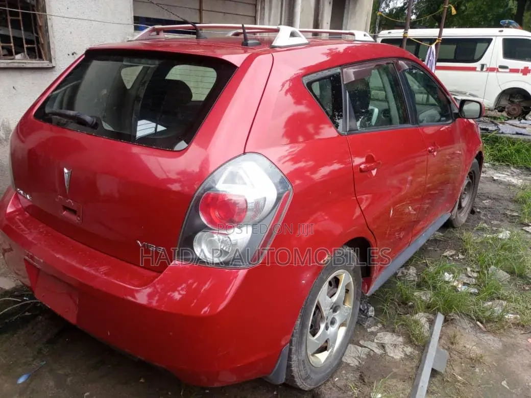 Pontiac Vibe 2010 Maroon