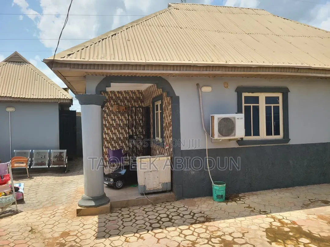 Furnished 2bdrm Bungalow in Akede Iyaloja Estate, Olorunda-Osun