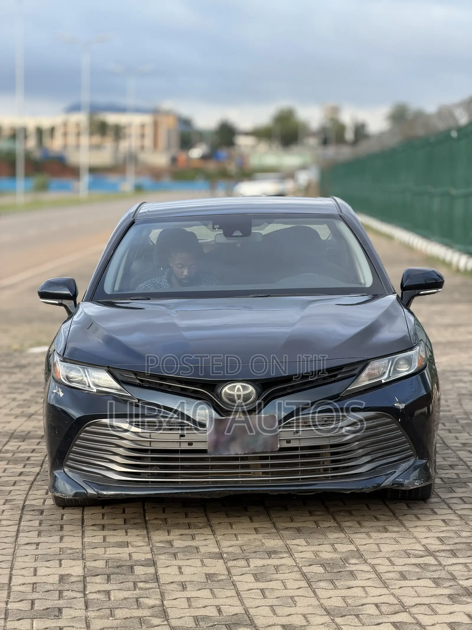 Toyota Camry LE FWD (2.5L 4cyl 8AM) 2018 Blue