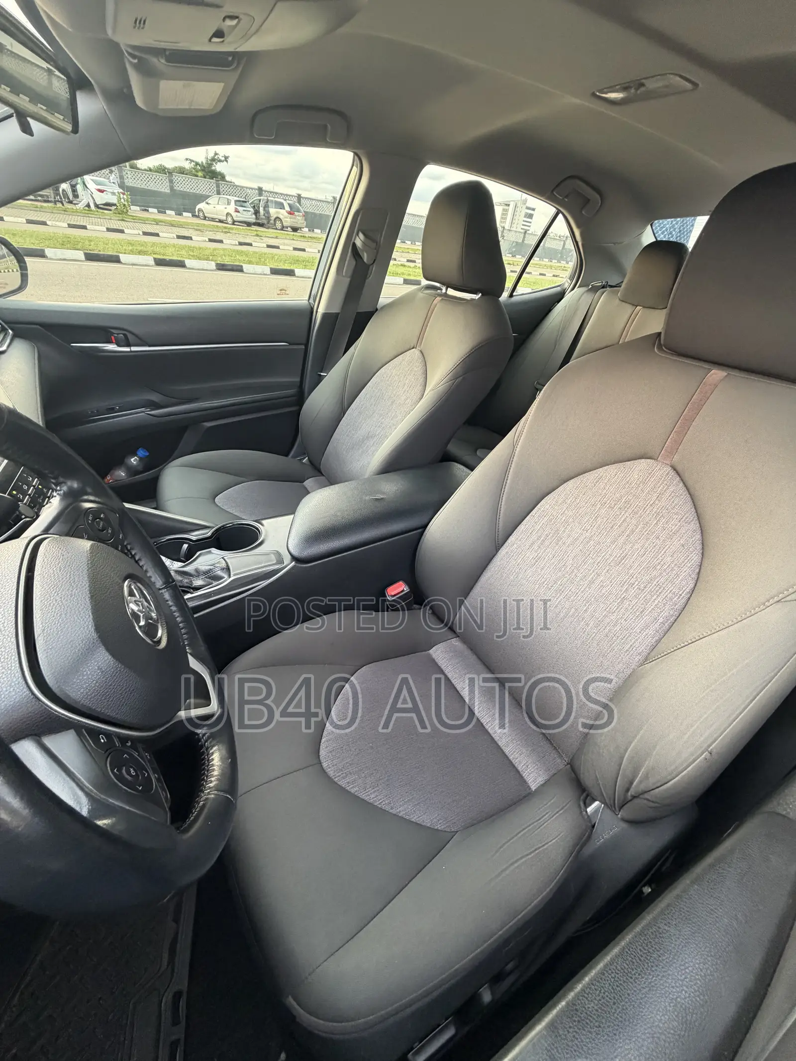 Toyota Camry LE FWD (2.5L 4cyl 8AM) 2018 Blue