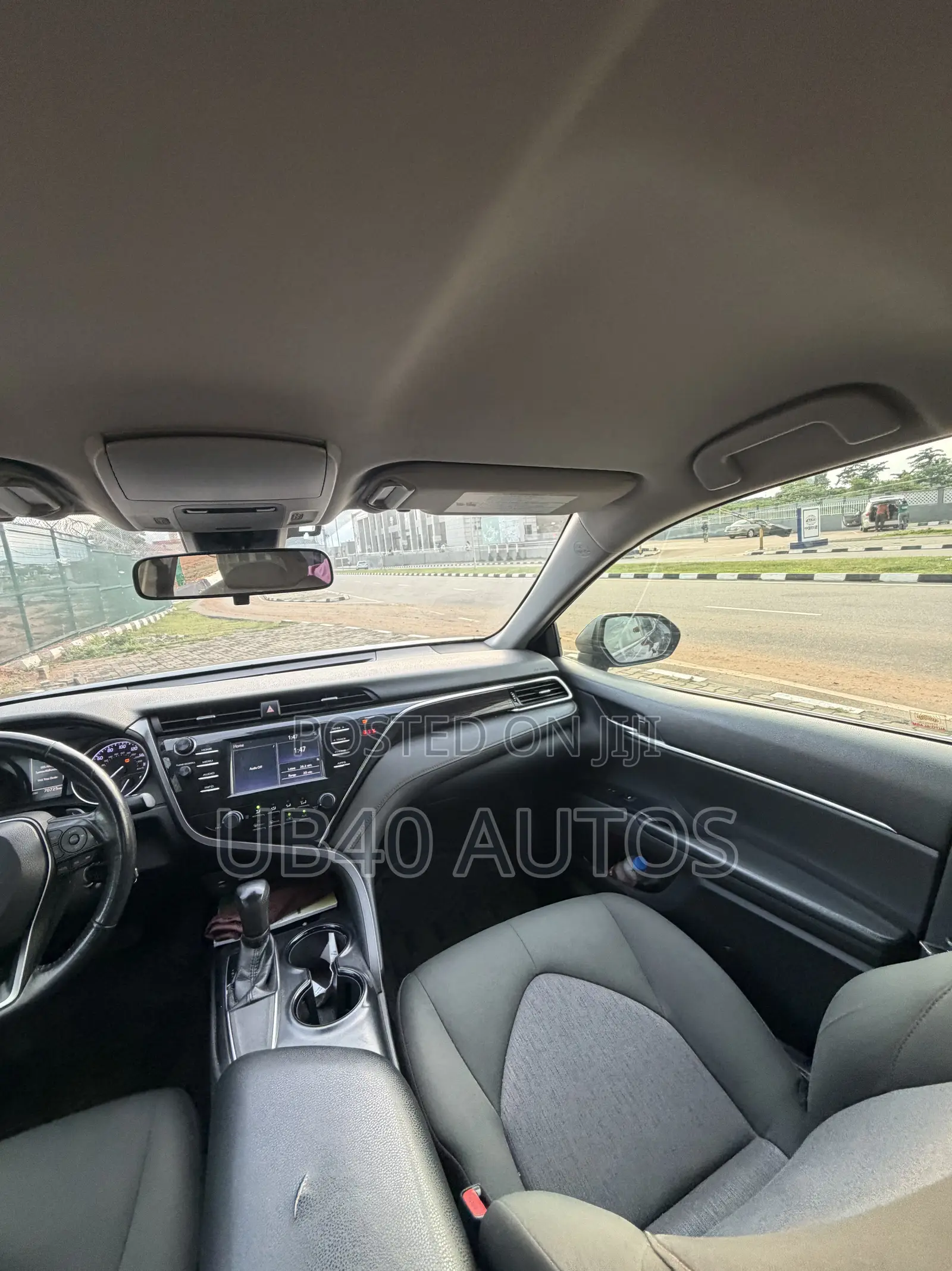 Toyota Camry LE FWD (2.5L 4cyl 8AM) 2018 Blue