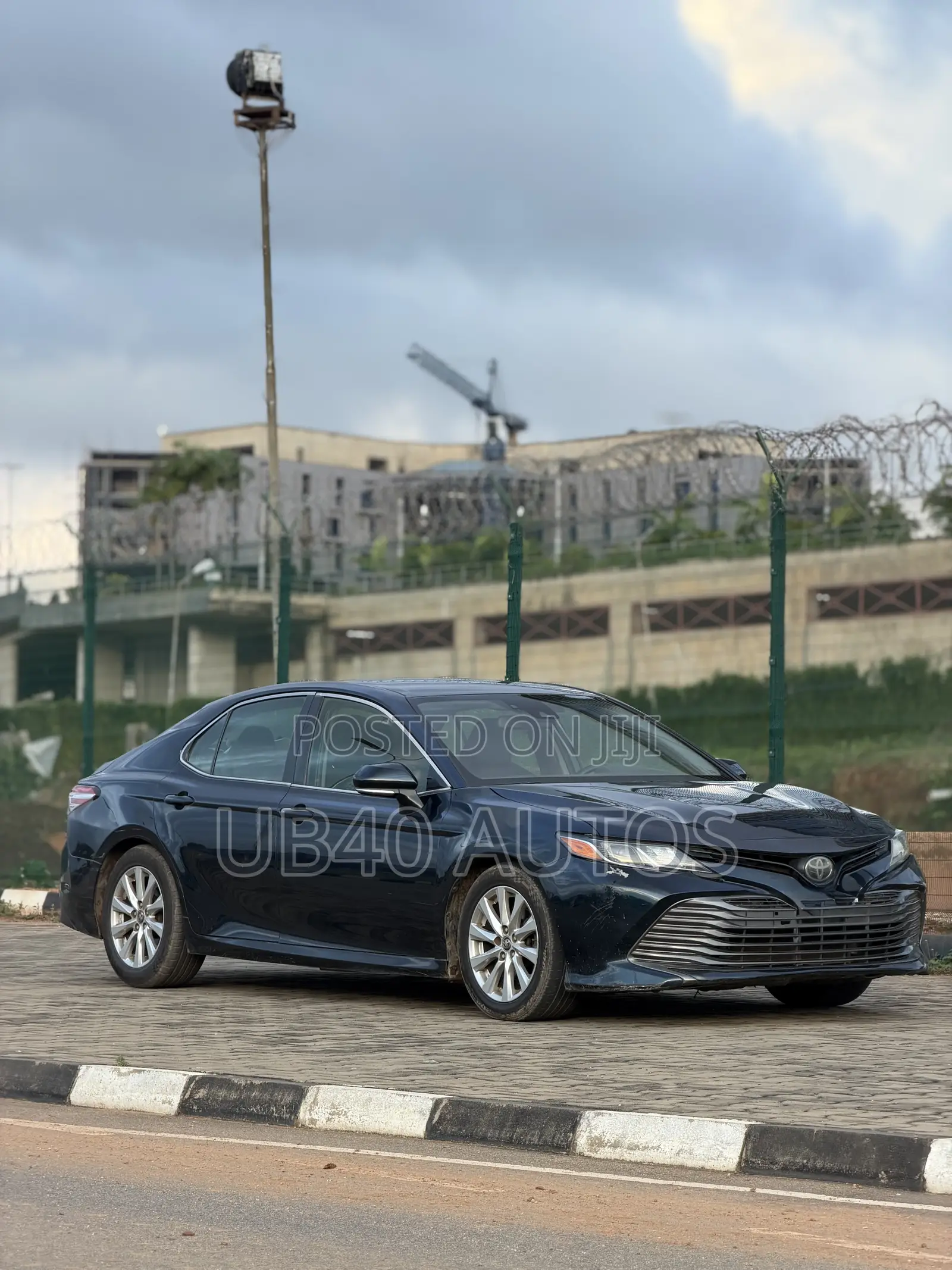 Toyota Camry LE FWD (2.5L 4cyl 8AM) 2018 Blue