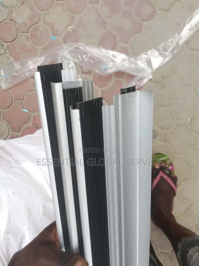 Aluminum Anti-Slip Stair Nosing With Rubber Insert