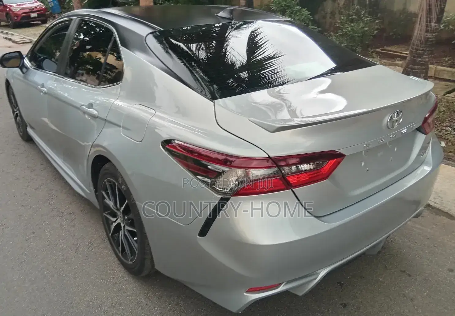 Toyota Camry SE 2022 Silver