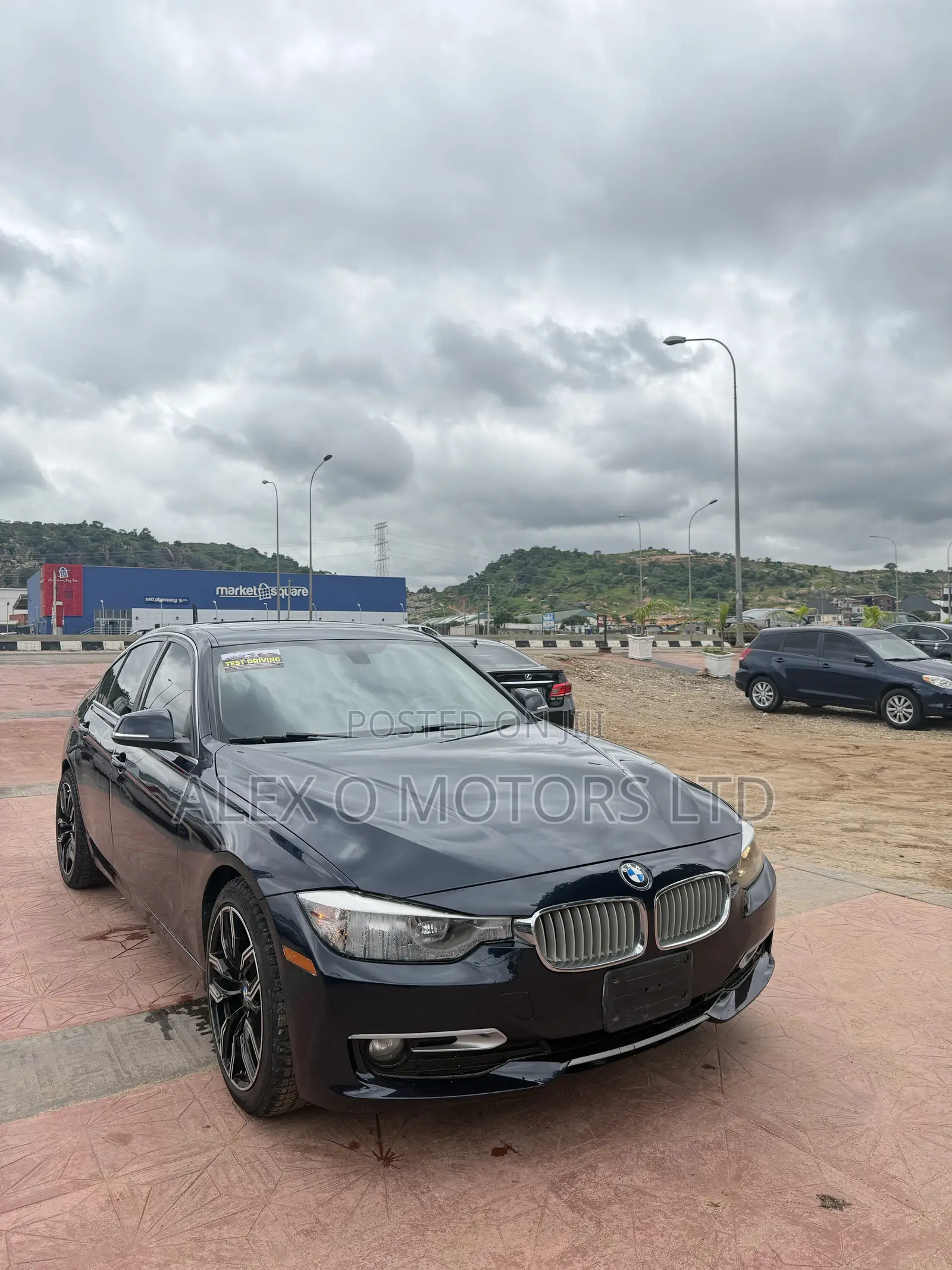 BMW 320i Sedan RWD 2015 Black