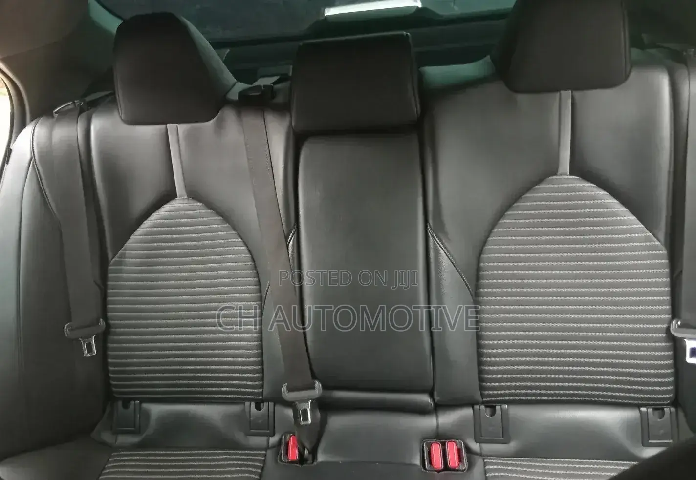 Toyota Camry SE 2022 Silver