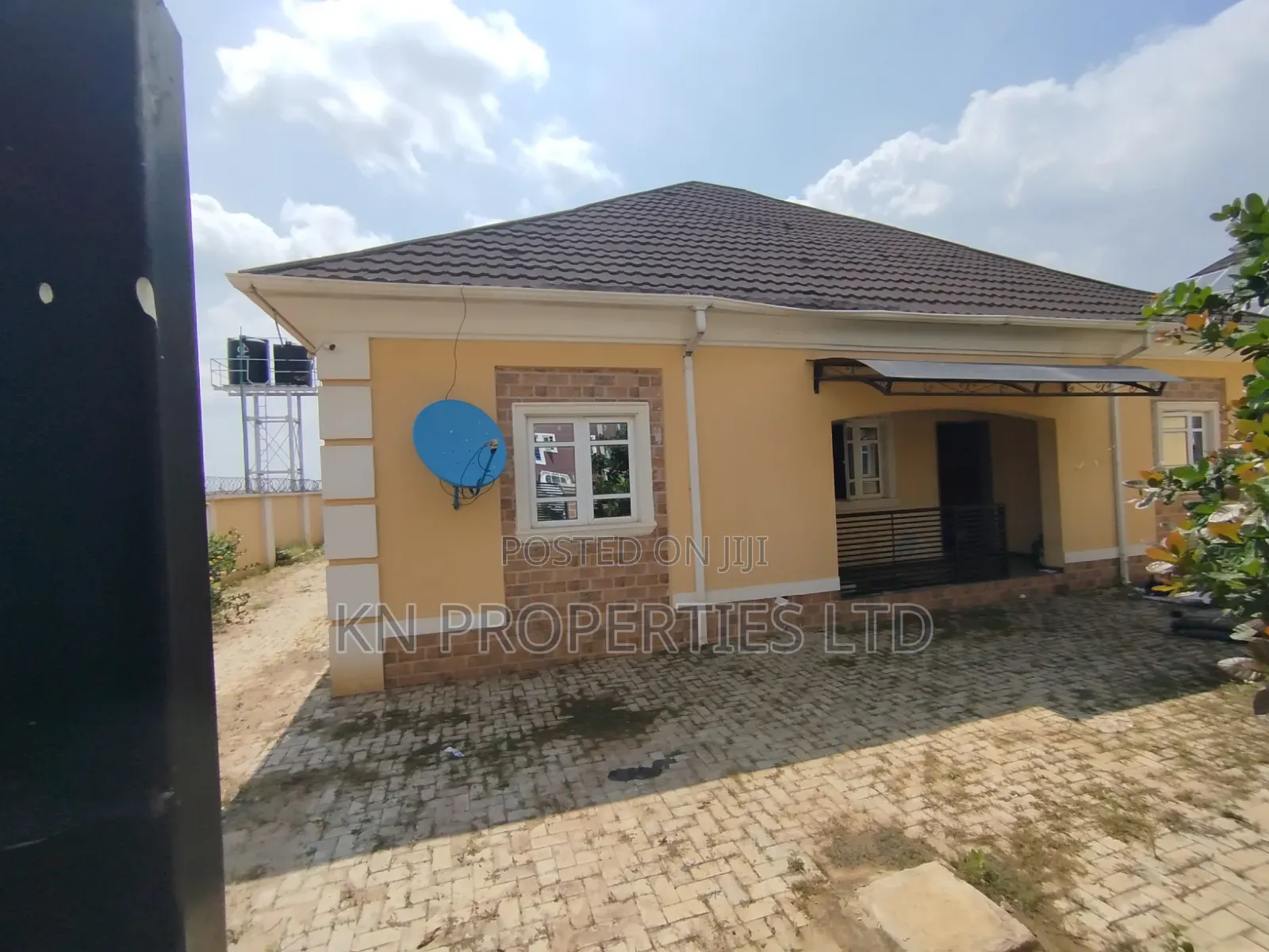 3bdrm Bungalow in Secured And Serene, Galadimawa for rent